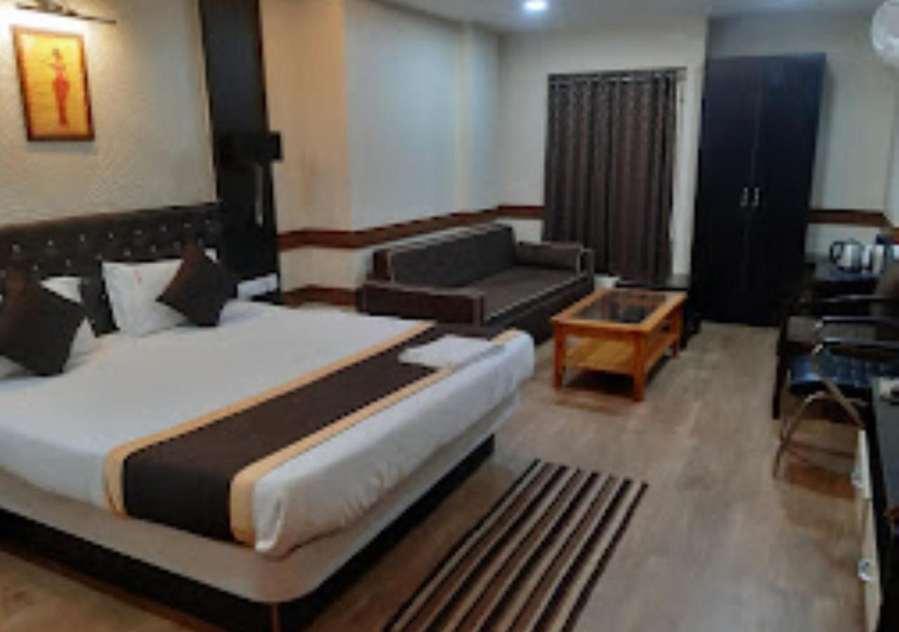 Hotel Venus Inn Bhubaneshwar Bhubaneswar Bagian luar foto